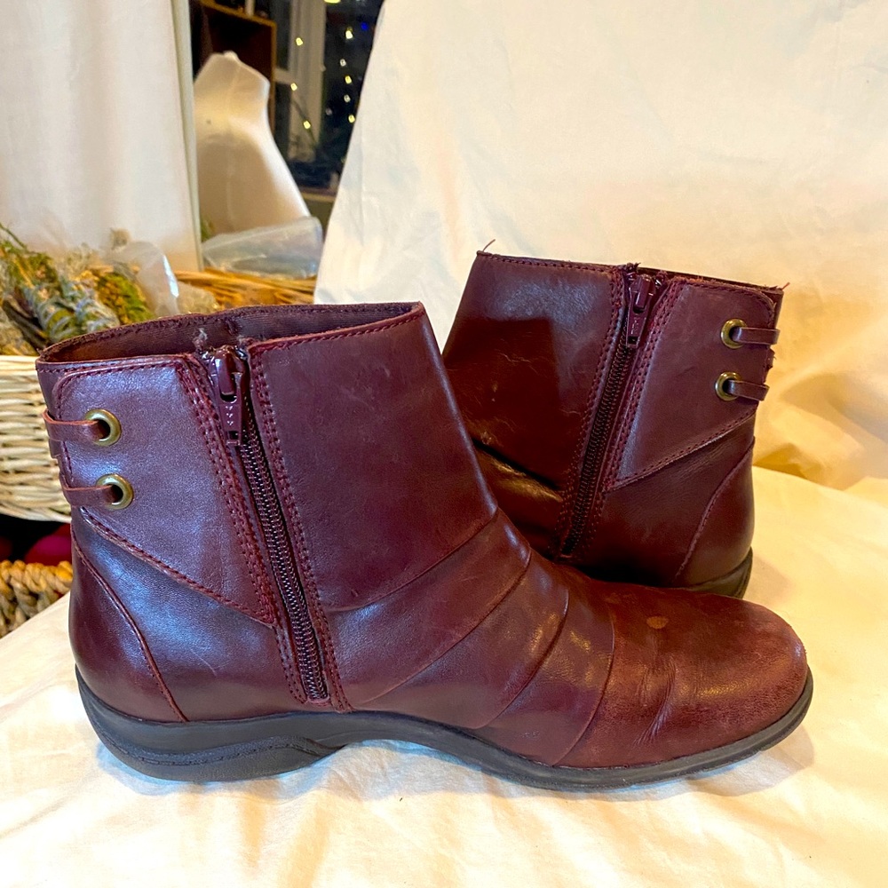 Clarks Leather Boot size 8